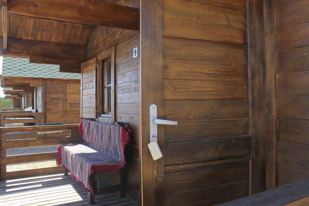 Monte Do Azibo Glamping Hotel Podence Szoba fotó
